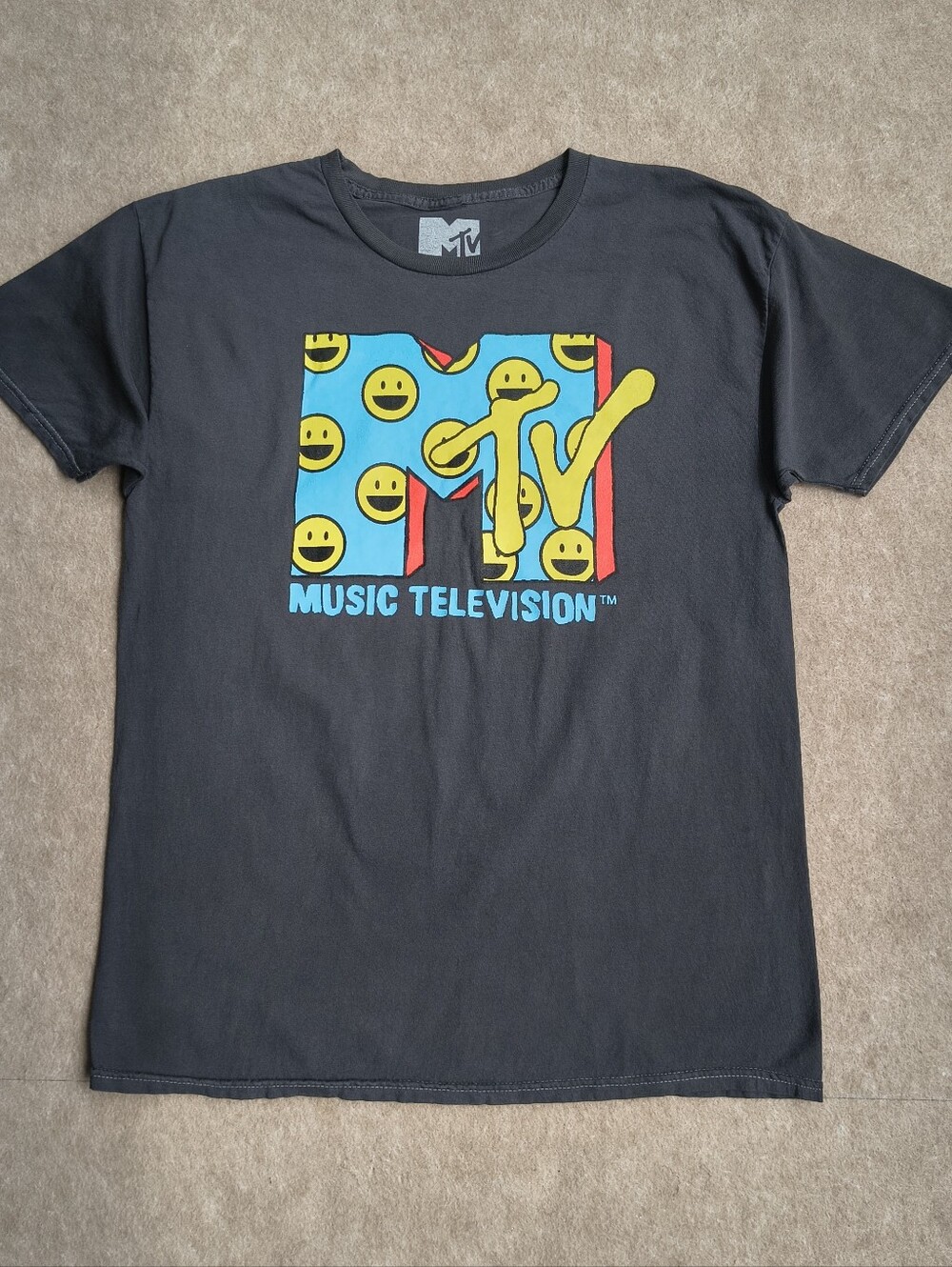 MTV Music Television Short Sleeve Gray Graphic T-shirt -H